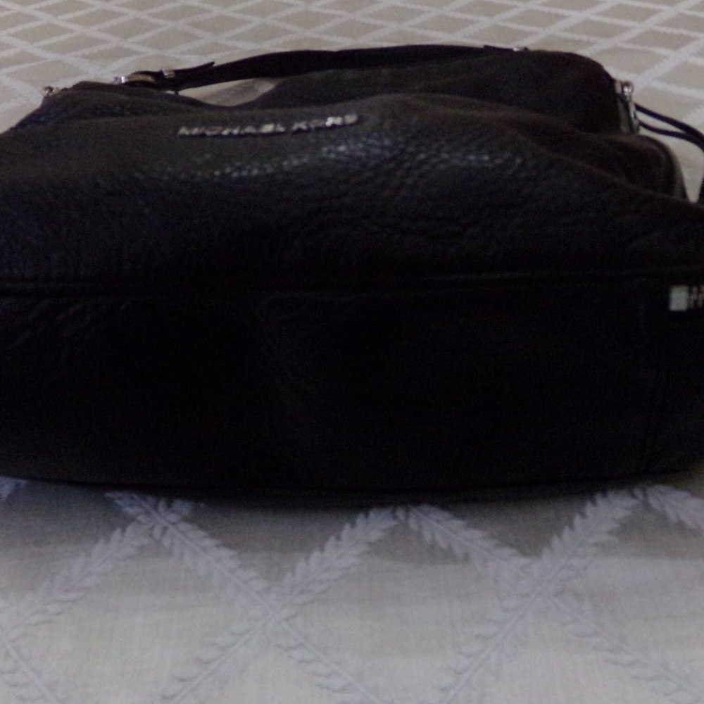 MICHAEL KORS PURSE - Picture 8 of 11
